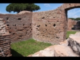 00593 ostia - regio v - insula xii - horrea (v,xii,2) - taberna iii - hinterer raum von suedosten.jpg